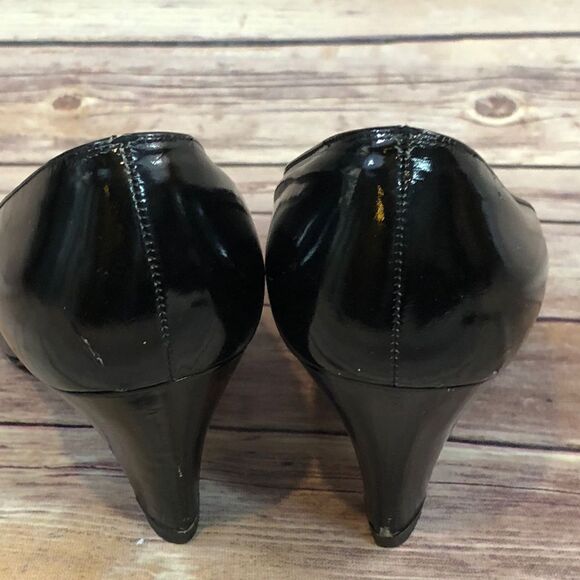 Vintage Salvatore Ferragamo Peep Toe Heels - Picture 4 of 6